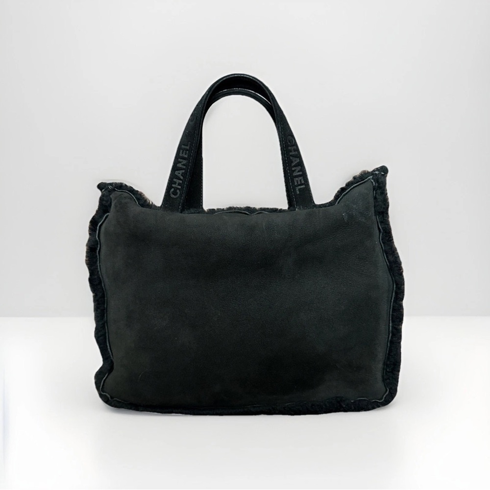 CHANEL Mouton Logo Handle Suede & Shearling Black Tote Bag - Picture 2 of 14
